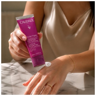 Caudalie Ceaiul de Viță de Vie Cremă Reparatoare Mâini & Unghii 75 ml