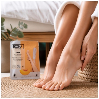 Iroha Nature Maitinanti Persikų ir Taukmedžio Sviesto Kojų Kaukė 2 x 9 ml