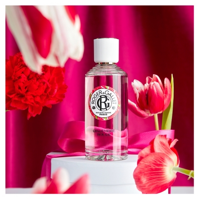 Roger & Gallet Gingembre Rouge Coffret Eau Parfumée Bienfaisante 100 ml + Bougie Parfumée 75 gr Offerte