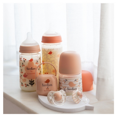 Suavinex Birdies Fopspeendoosje 0 Maanden en + - Kleur: Roos