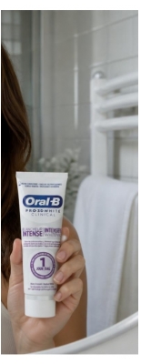 Oral-B Pro 3D White Clinical Intense Whitening zobu pasta 75 ml